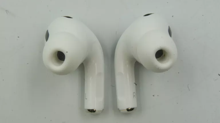 SŁUCHAWKI APPLE AIRPODS PRO 2 KOMPLET