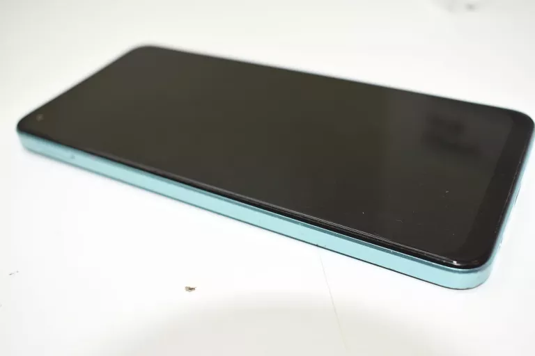 TELEFON OPPO A78 PORYSOWANY