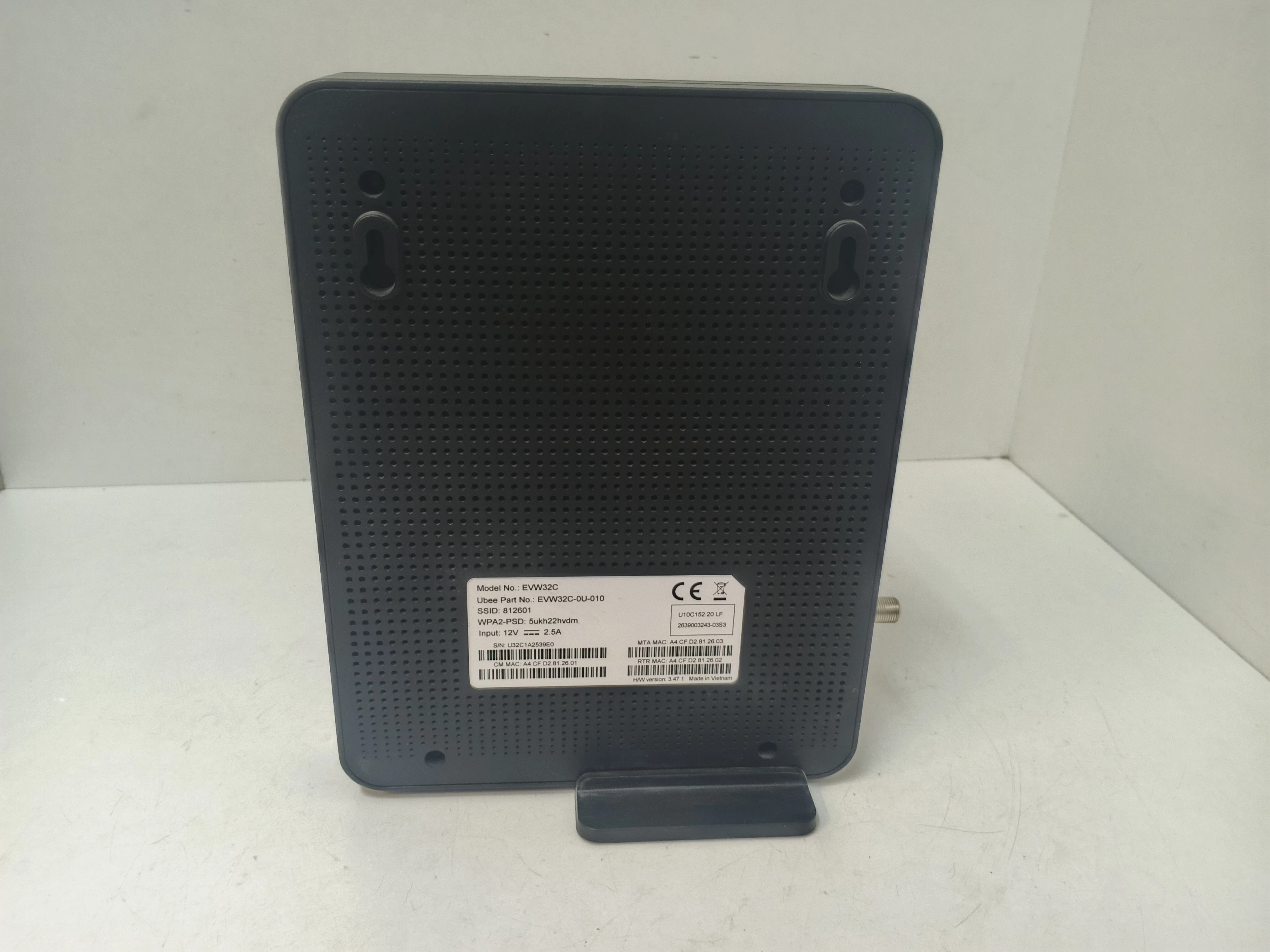 router-przewodowy-ubee-evw32c-stan-11323-2