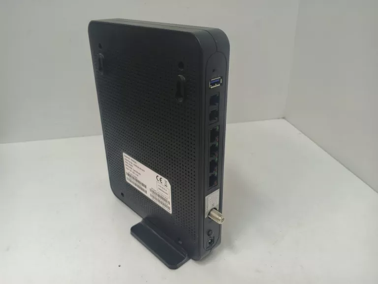 router-przewodowy-ubee-evw32c-model-evw32c