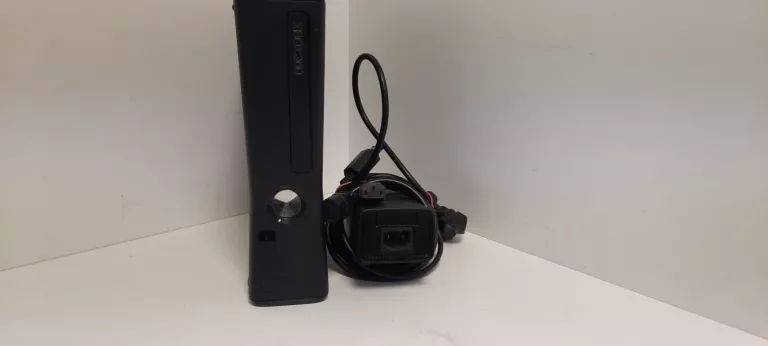 KONSOLA XBOX 360 1439 OKABLOWANIE