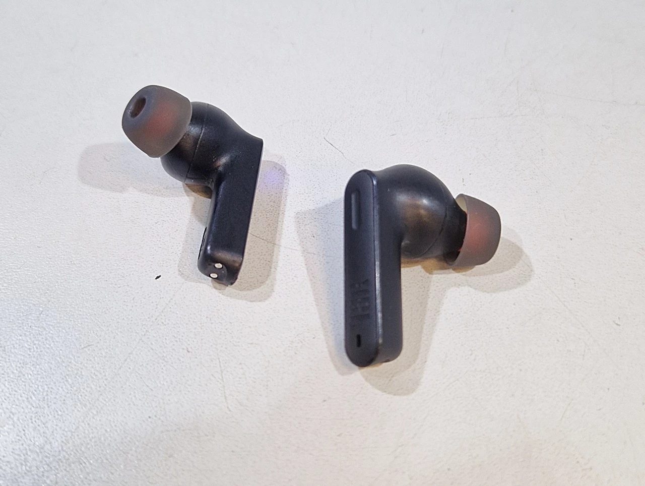 sluchawki-dokanalowe-jbl-tune-235-stan-11323-2