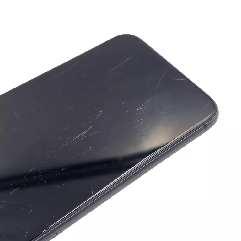 TELEFON APPLE IPHONE 11 / 64GB / 80%