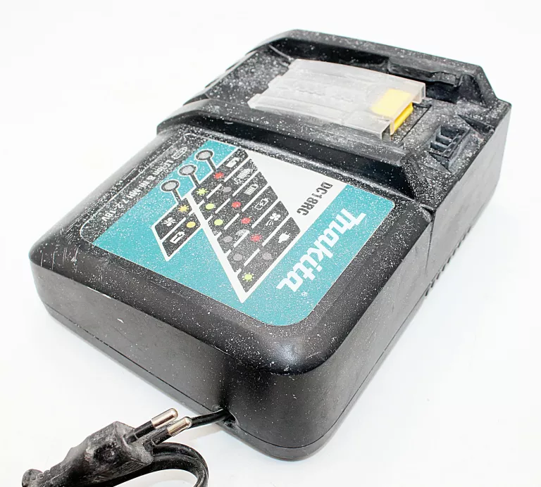 ŁADOWARKA DO AKUMULATORÓW LI-ION MAKITA DC18RC