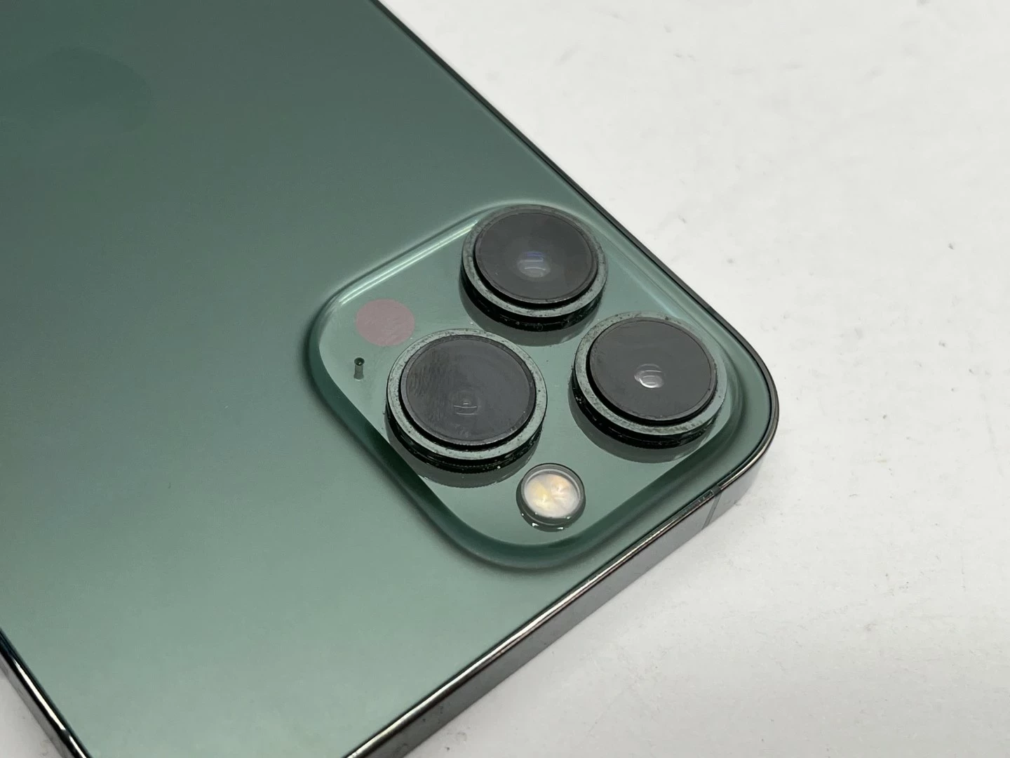 telefon-apple-iphone-13-pro-max-128gb-ladny-ekran-bez-rys-przekatna-ekranu-610