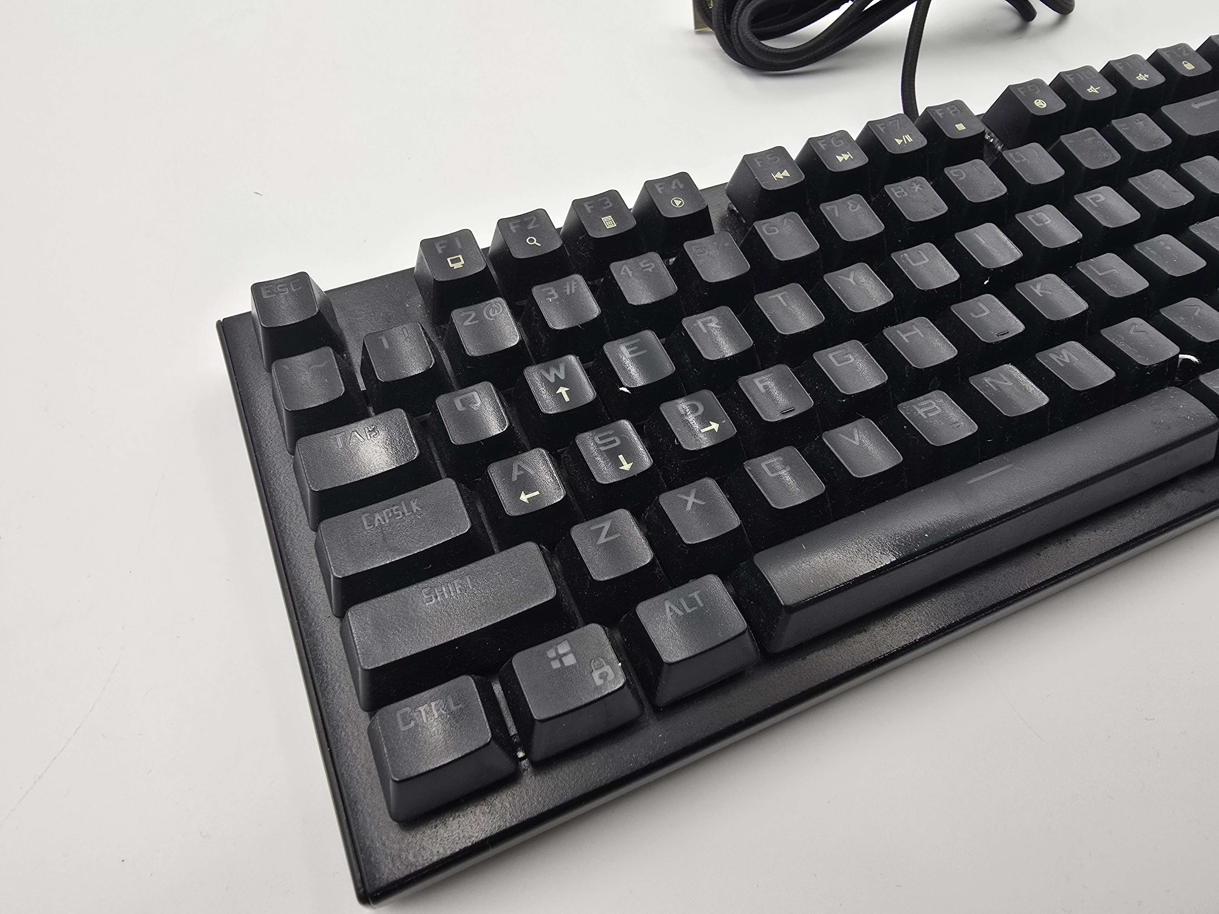 klawiatura-genesis-thor-300-typ-klawiatury-217377-276929