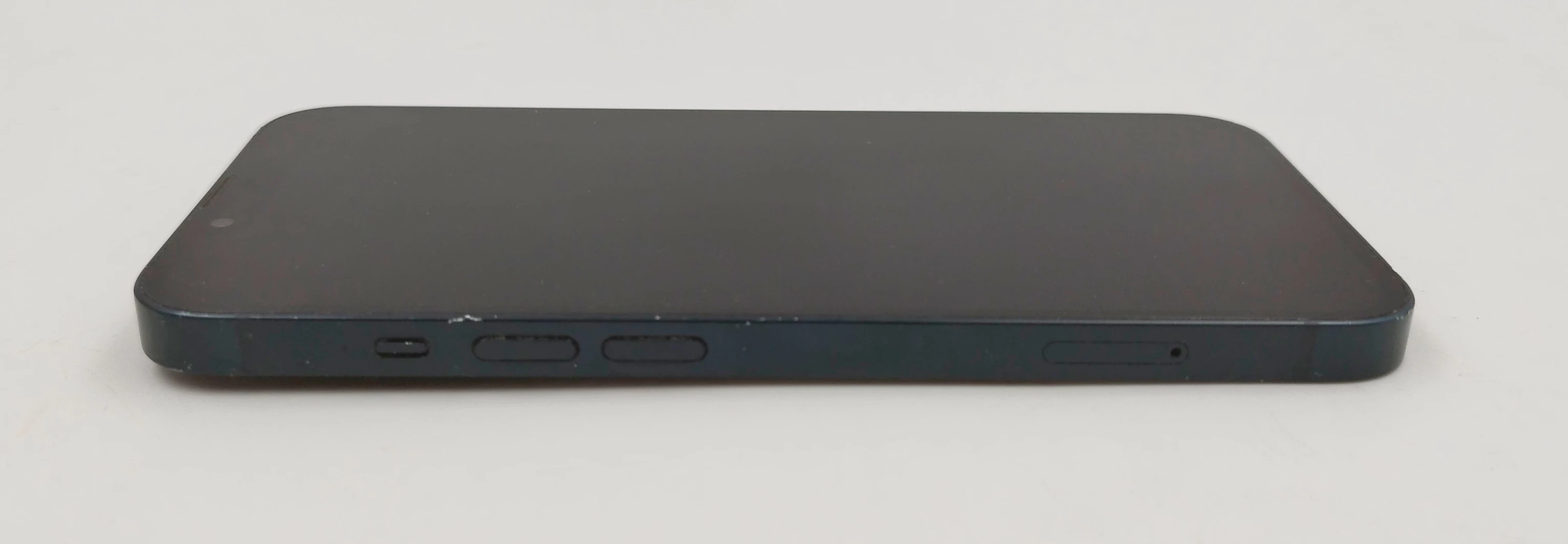 telefon-apple-iphone-13-4128gb-bateria-83-przekatna-ekranu-610