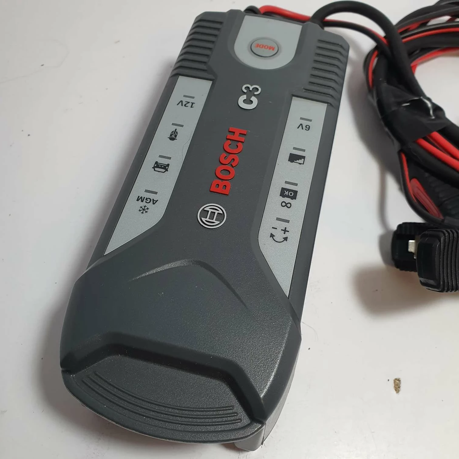 prostownik-ladowarka-do-akumulatorow-bosch-c3-612v-ean-gtin-4047024837836