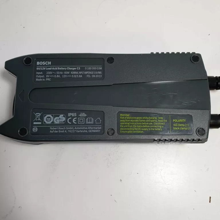 prostownik-ladowarka-do-akumulatorow-bosch-c3-612v-natezenie-maksymalne-150