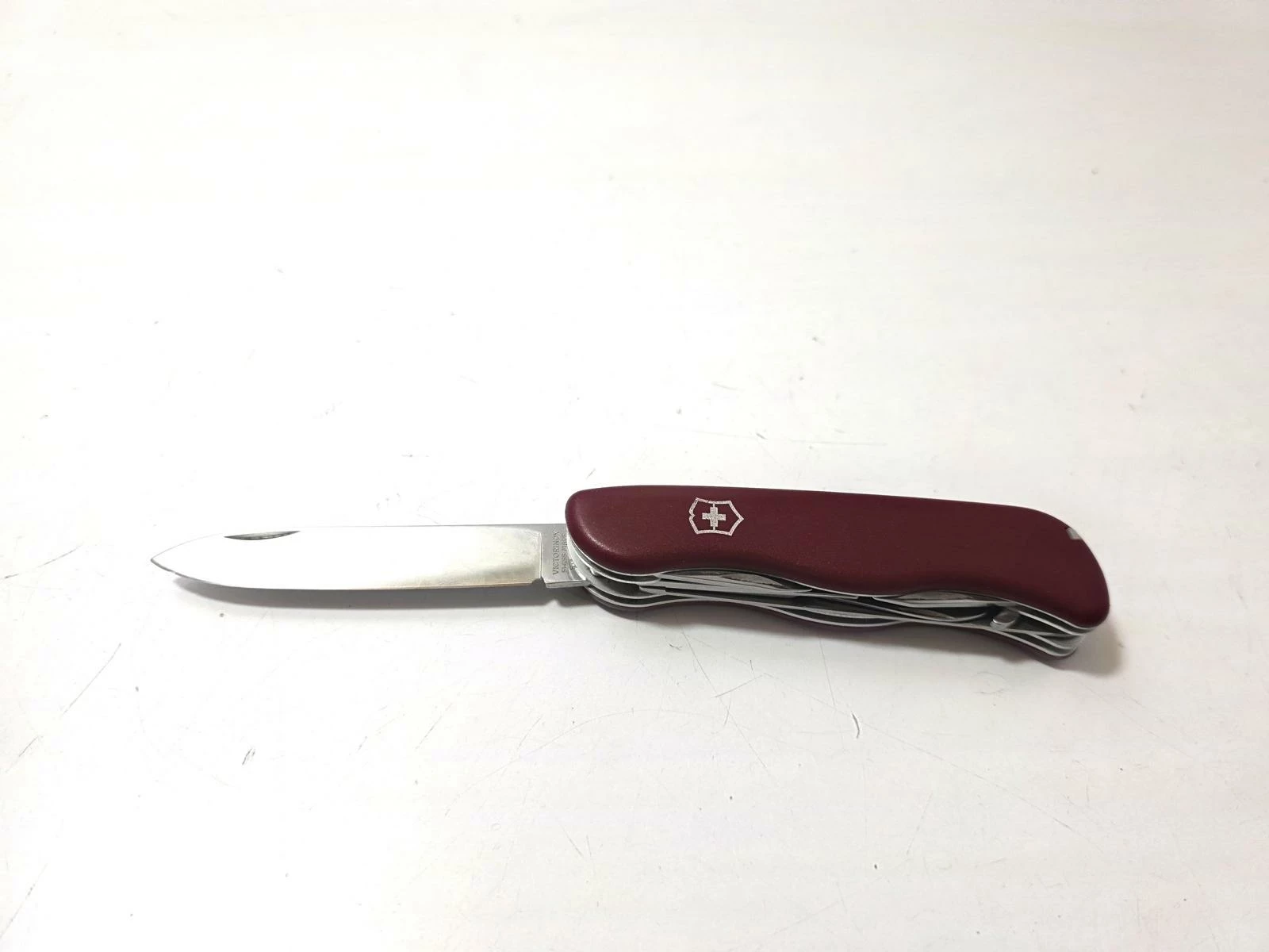 scyzoryk-victorinox-picknicker-czerwony-08353-kod-producenta-08353b1
