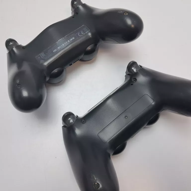 KONSOLA PLAYSTATION 4