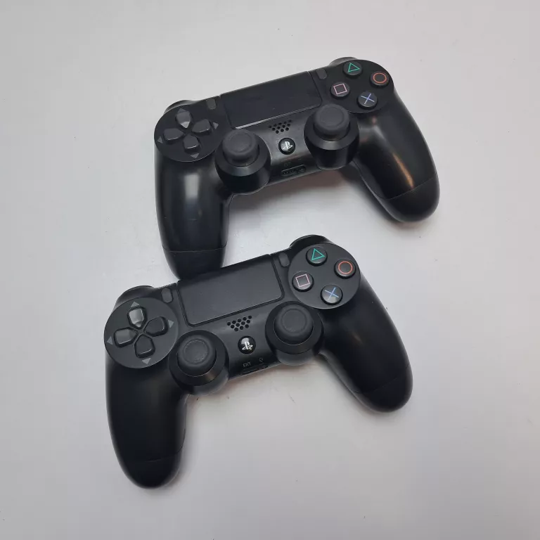 KONSOLA PLAYSTATION 4