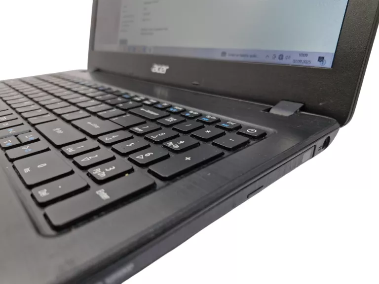 laptop-acer-aspire-n16q2-przekatna-ekranu-1560