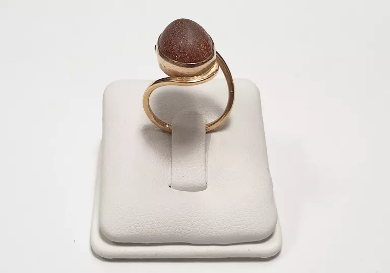 zloty-pierscionek-z-kamieniem-pr-585-482-g-stan-11323-2