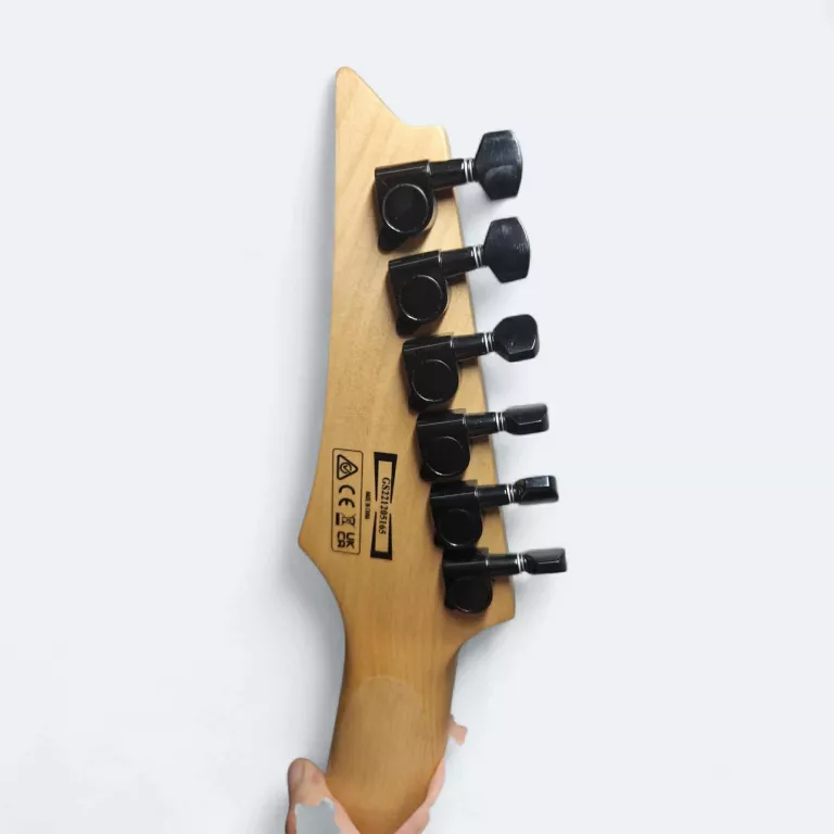 GITARA ELEKTRYCZNA IBANEZ GIO + FUTERAŁ
