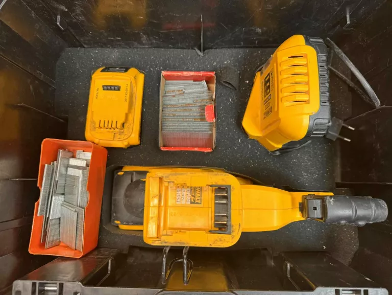 GWOŹDZIARKA SZTYFCIARKA AKU DEWALT DCN680 18GA WALIZKA