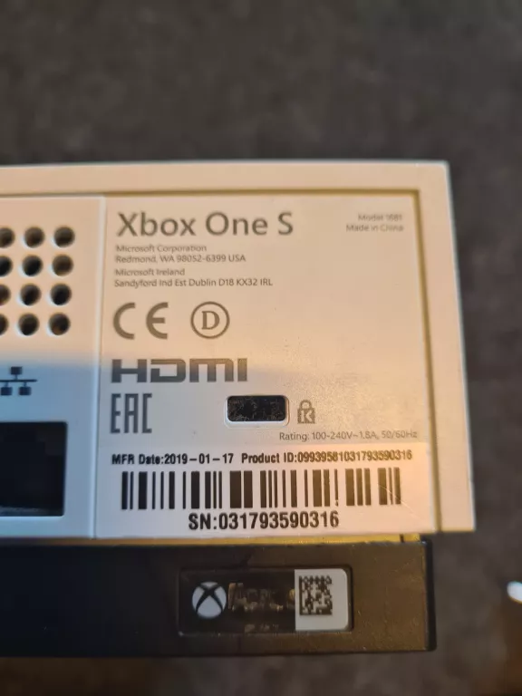 konsola-xbox-one-s-1681-wersja-konsoli-130591-2