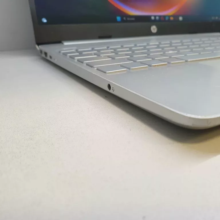 LAPTOP HP 15-DW3113NW/I5 8GB/512 GB SSD ŁAD