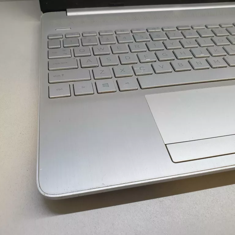 LAPTOP HP 15-DW3113NW/I5 8GB/512 GB SSD ŁAD