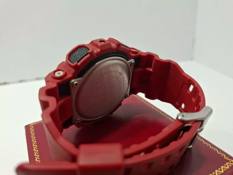 CASIO GA 100B CZERWONY