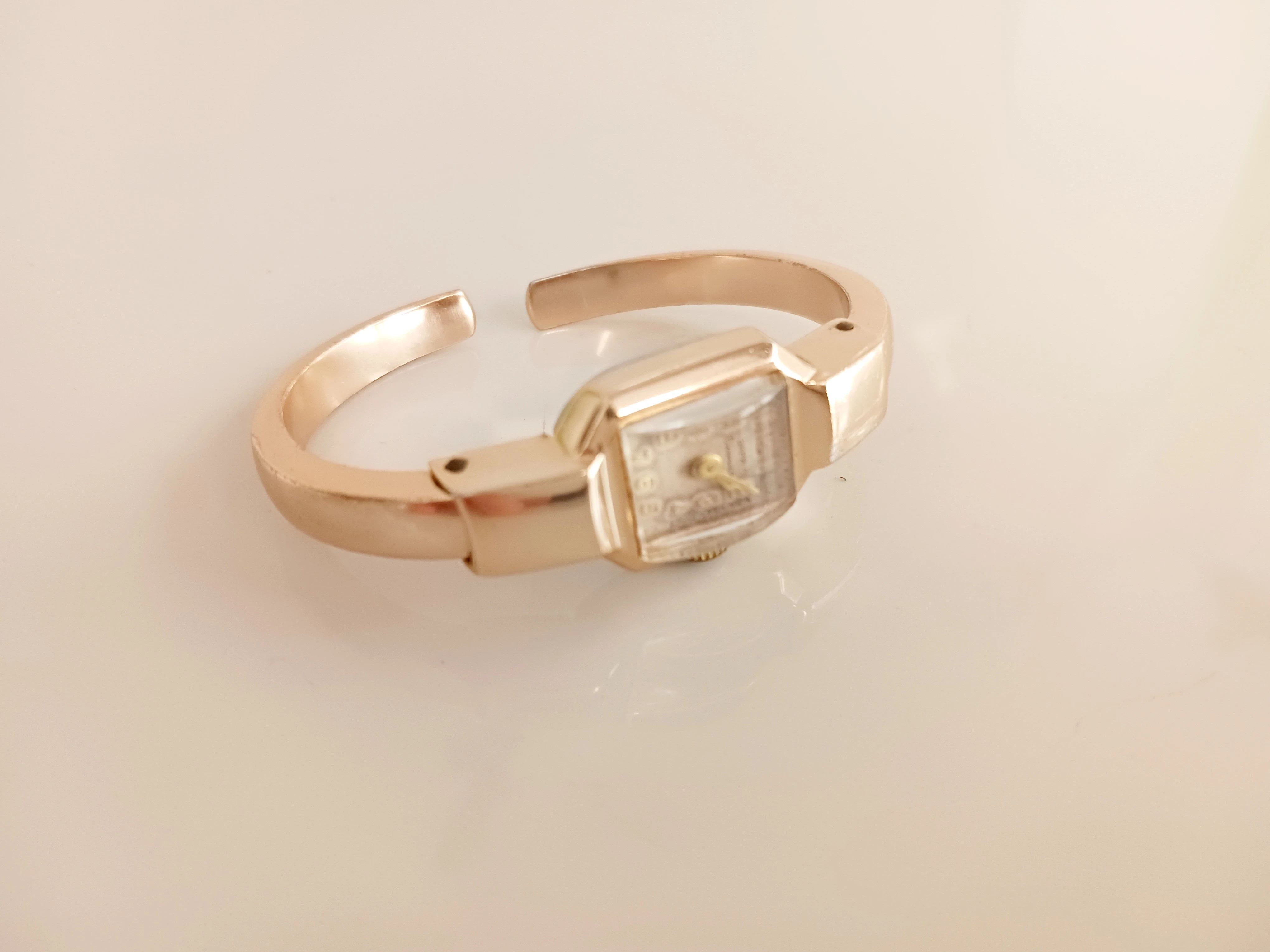 zegarek-zaria-damski-16-kamieni-mechanizm-18738-2