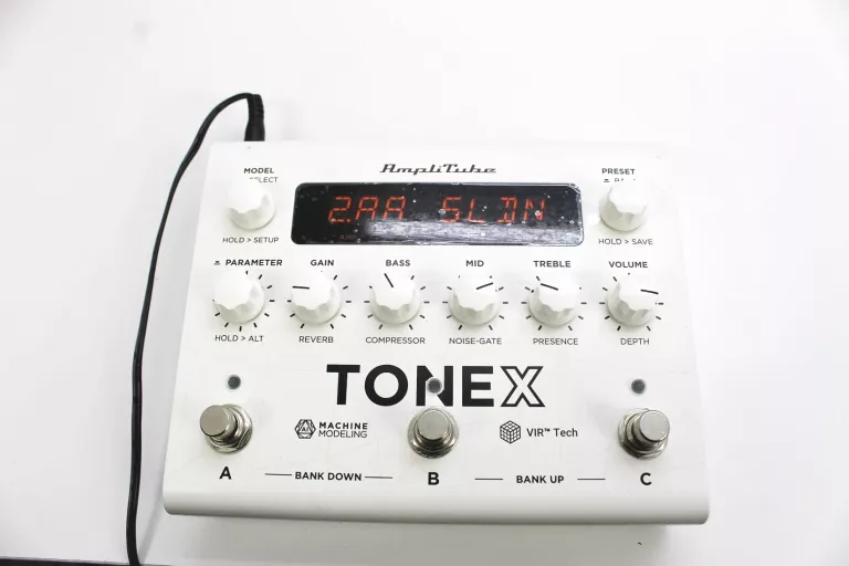 EFEKT GITAROWY IK MULTIMEDIA TONEX PEDAL WHITE IK000129