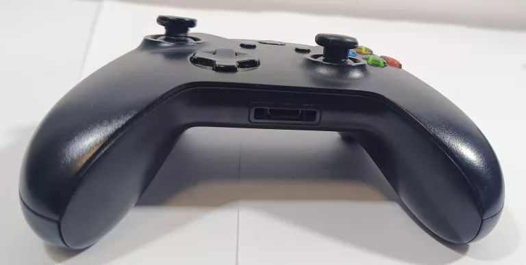 BEZPRZEWODOWY KONTROLER XBOX