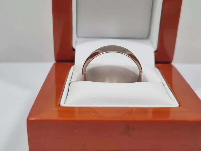 ZŁOTA OBRĄCZKA 375 5,49G SZER:1CM R:28