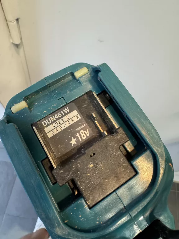 MAKITA DUN461W + AKUMULATOR 3.0AH NOŻYCE AKUMULATOROWE
