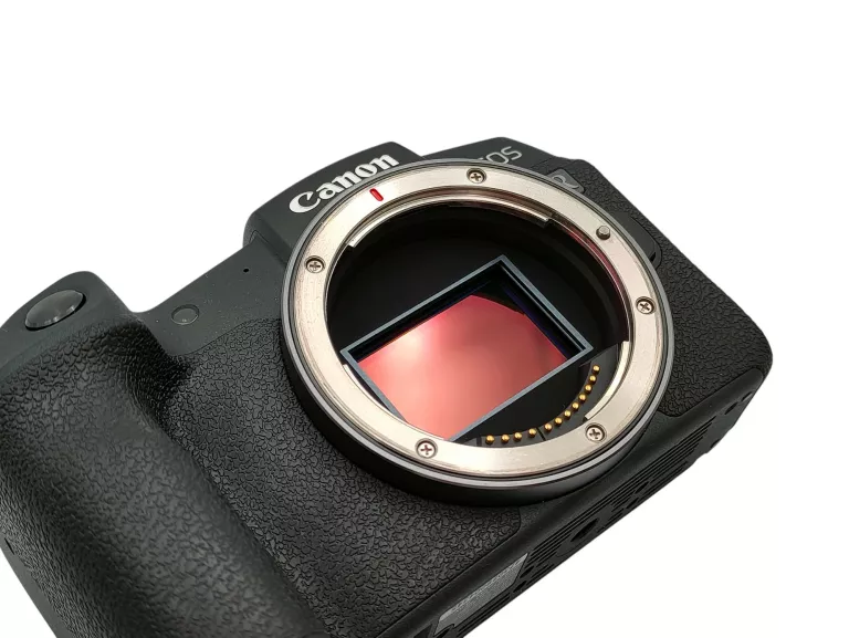 APARAT BEZLUSTERKOWY CANON EOS RP + OBIEKTYW RF 50MM F1.8 STM + TORBA