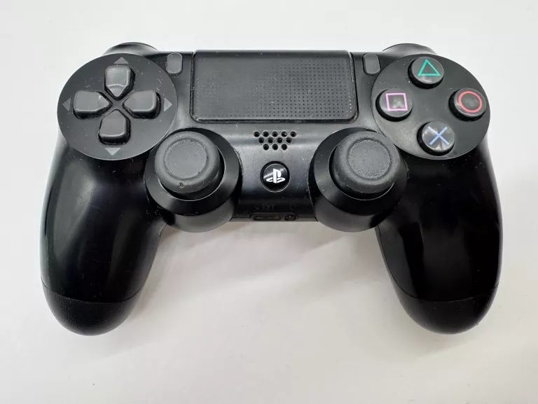 KONSOLA PS4 PRO 1TB + PAD, KABEL ZASIL