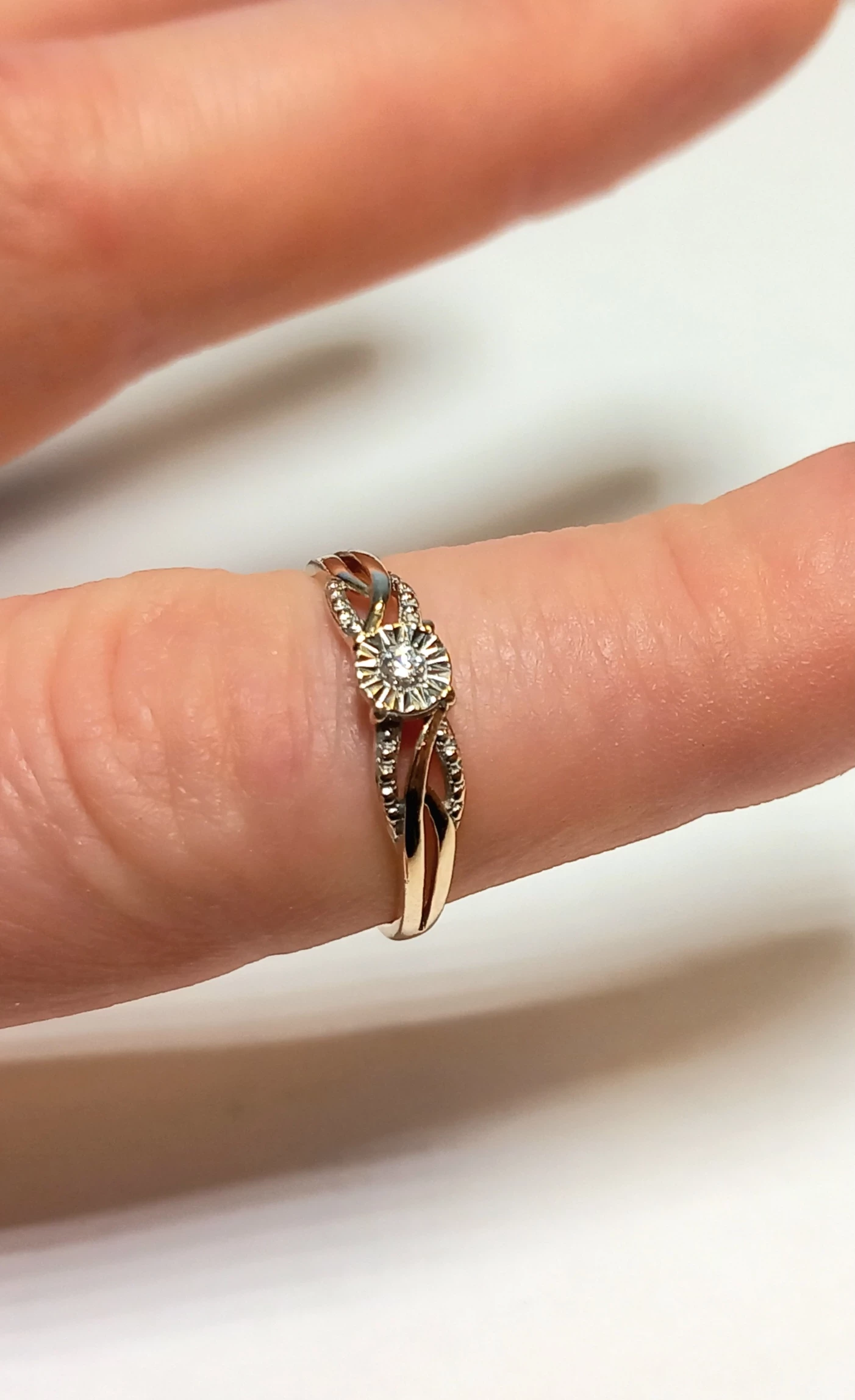 uzywany-pierscionek-z-dwukolorowego-zlota-z-diamentem-yes-illusion-r16-material-15835-2