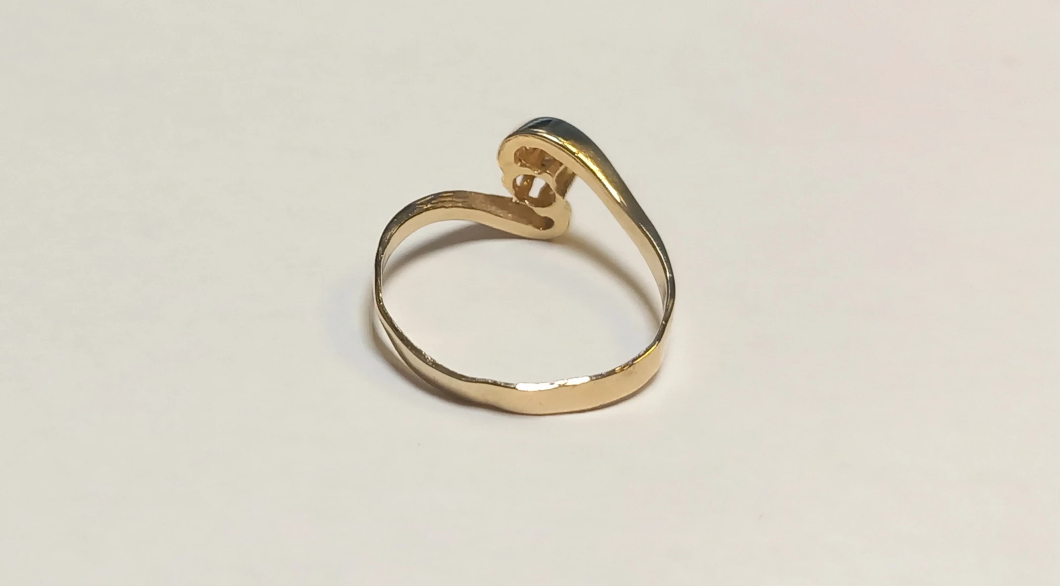 zloty-pierscionek-585-157g-10r-z-brylantem-kamien-17088-128