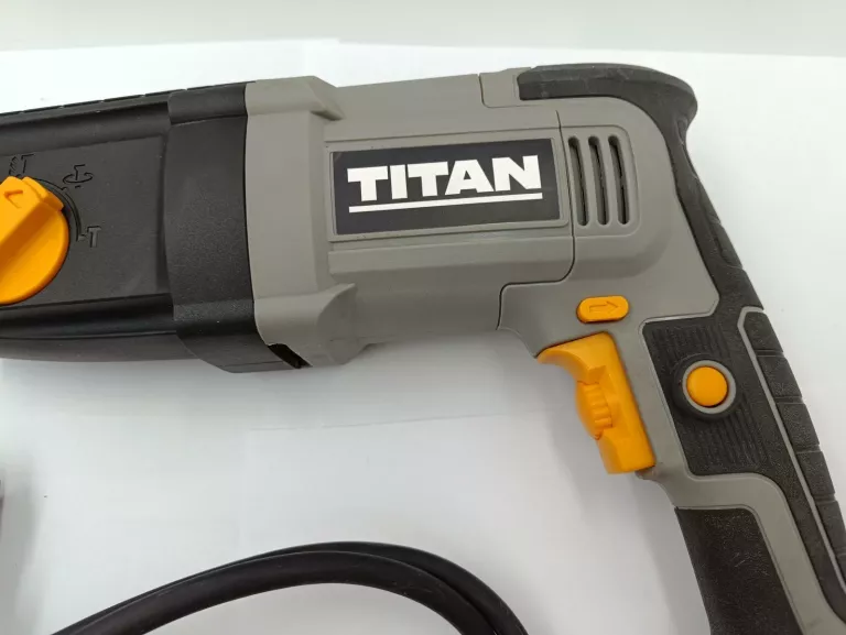 MŁOTOWIERTARKA TITAN TTB872SDS SDS PLUS KOMPLET