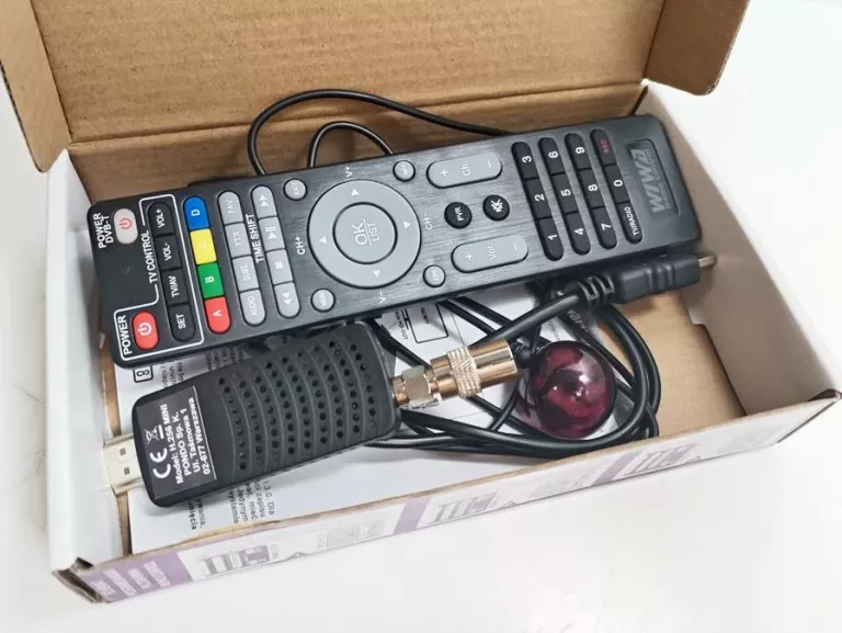 DEKODER TUNER DO TV NAZIEMNEJ DVB-T2 H.265 FULL HD MINI STICK PILOT ZESTAW