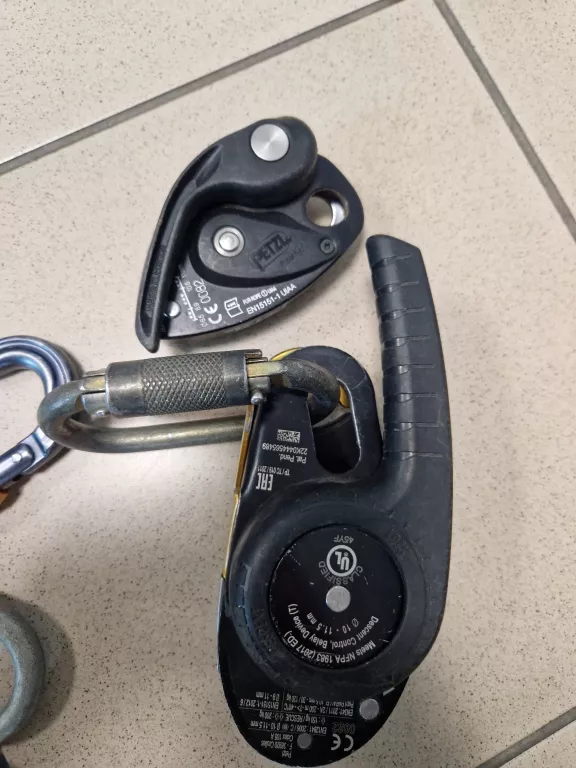 zestaw-do-wspinaczki-z-lina-waga-150000