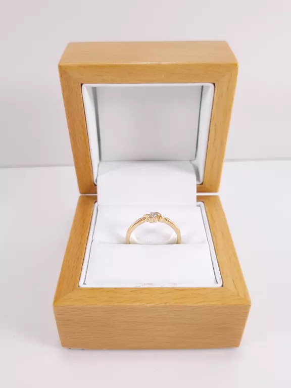 ZŁOTY PIERŚCIONEK Z DIAMENTEM 0,05CT PR585 1,82G ROZM14 CERTYFIKAT