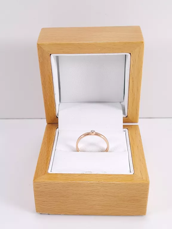 ZŁOTY PIERŚCIONEK Z DIAMENTAMI 0,02CT PR585 1,45G ROZM12 CERTYFIKAT