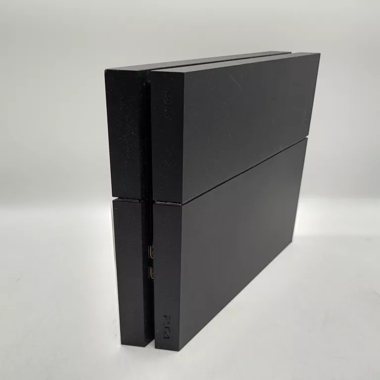 KONSOLA PLAYSTATION 4 500GB + PAD + GRY