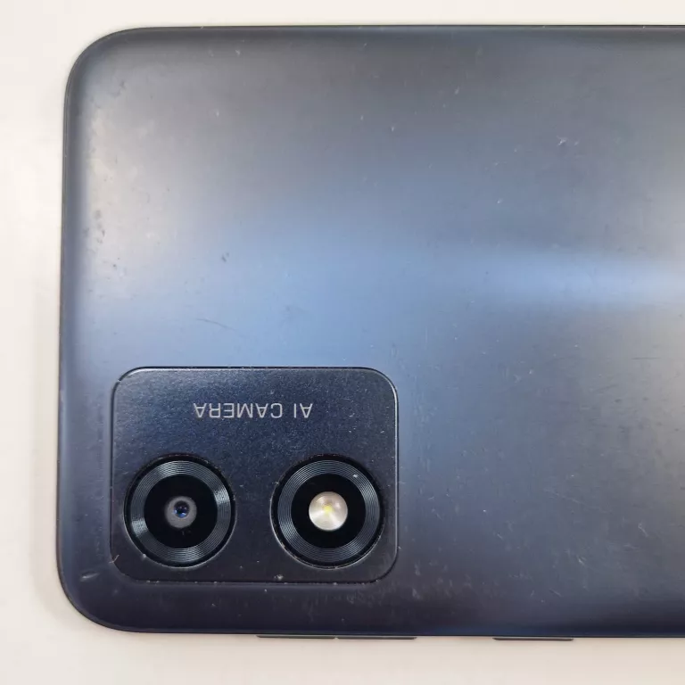 MOTOROLA MOTO E13 CZARNY OPIS