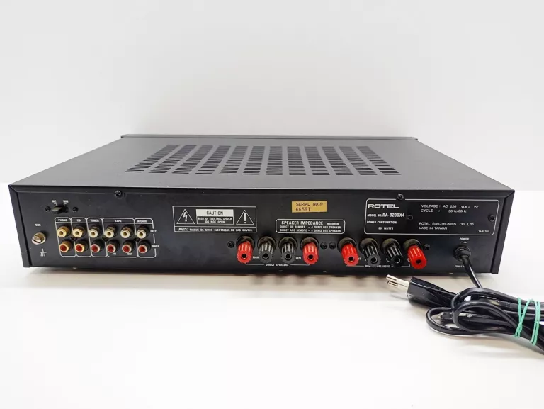 WZMACNIACZ ROTEL RA-820BX4