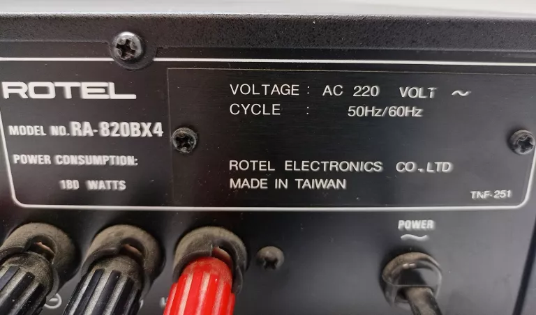 WZMACNIACZ ROTEL RA-820BX4
