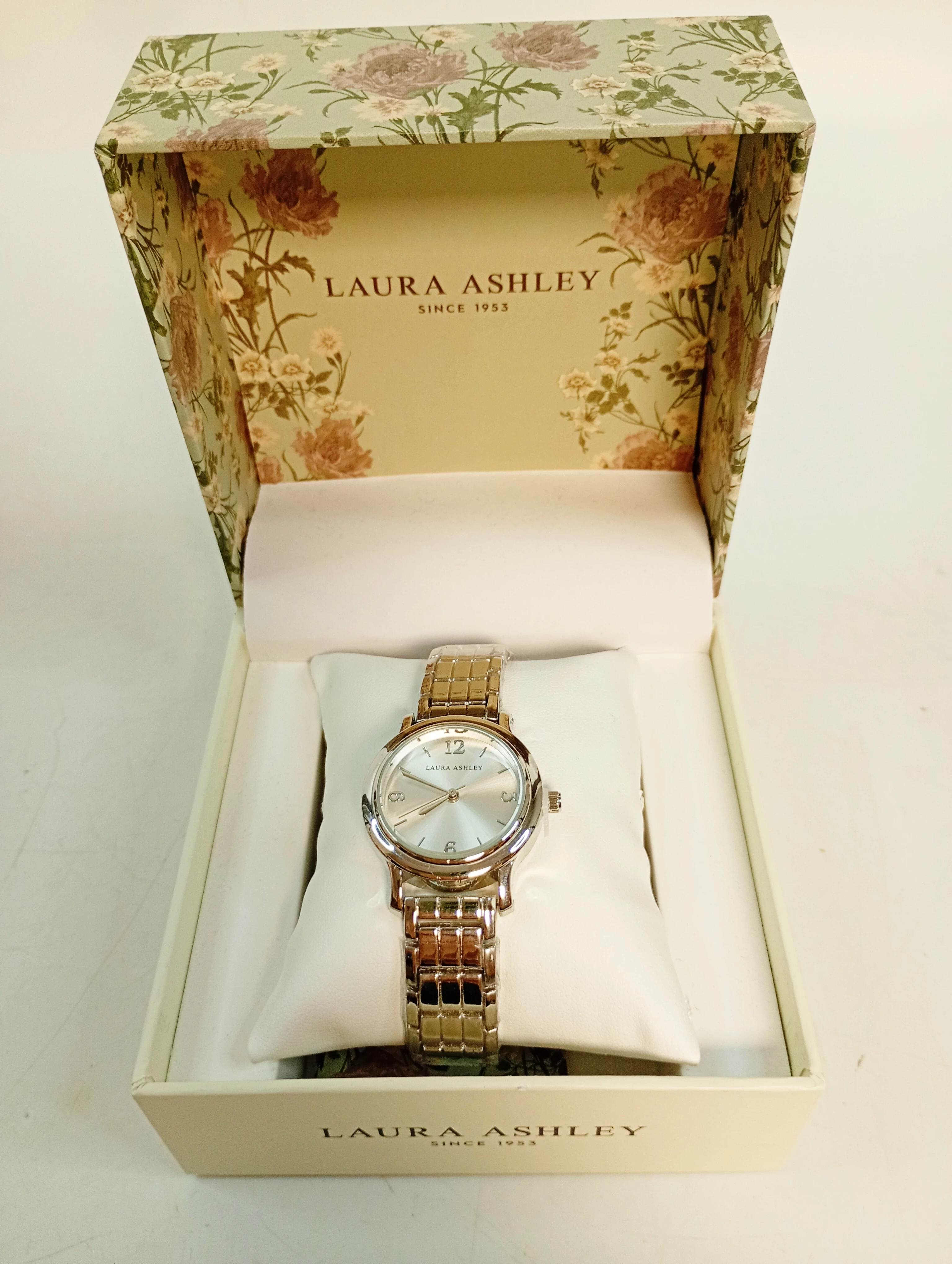 zegarek-damski-laura-ashley-ean-gtin-853743006200