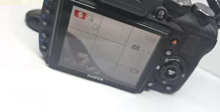 APARAT FUJIFILM HS25EXR
