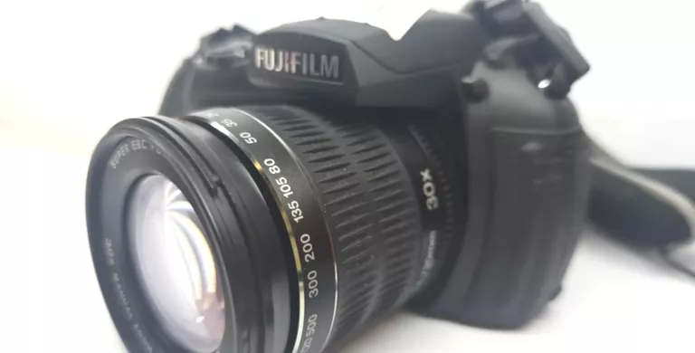APARAT FUJIFILM HS25EXR