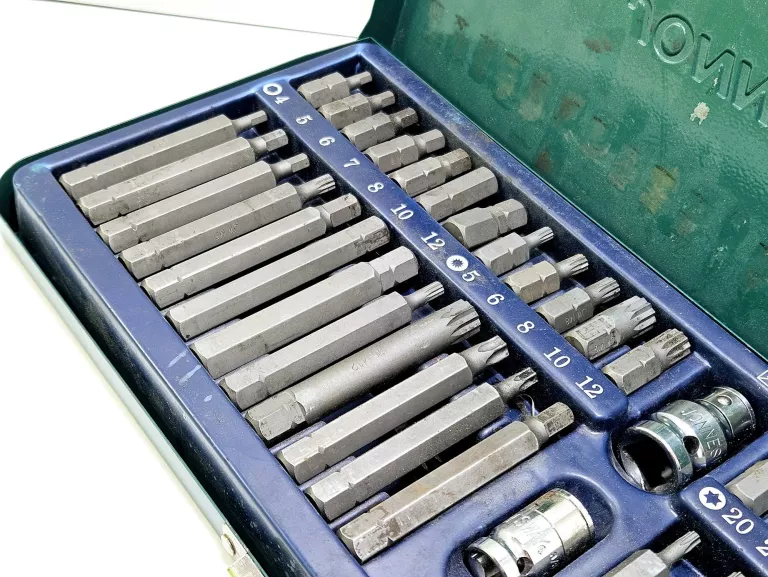 JONNESWAY ZESTAW 40 SZT. BITÓW KOŃCÓWEK TORX IMBUS HEX AMPULOWYCH