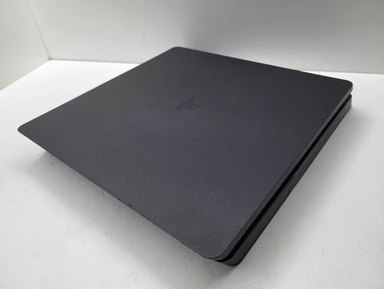 KONSOLA PS4 SLIM 500GB + PAD