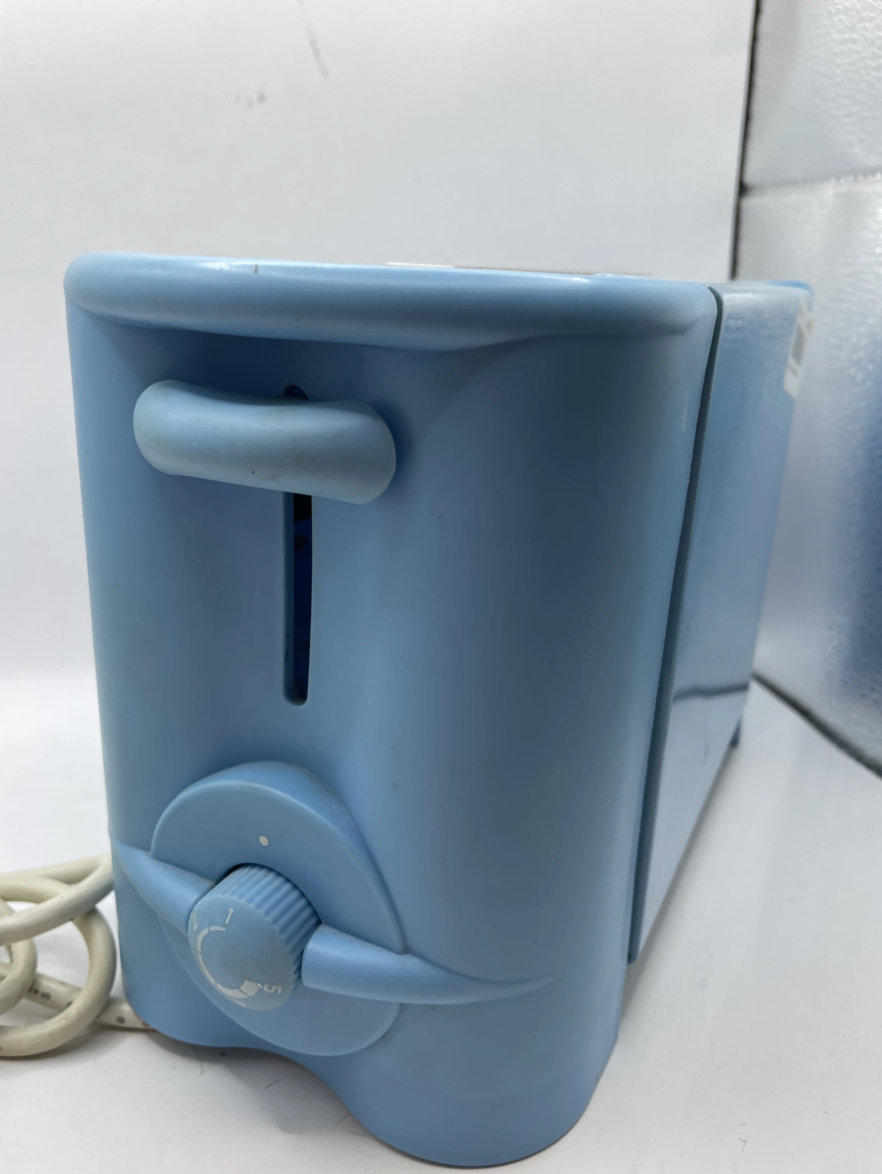 toster-niebieski-750w-kolor-dominujacy-129357-5