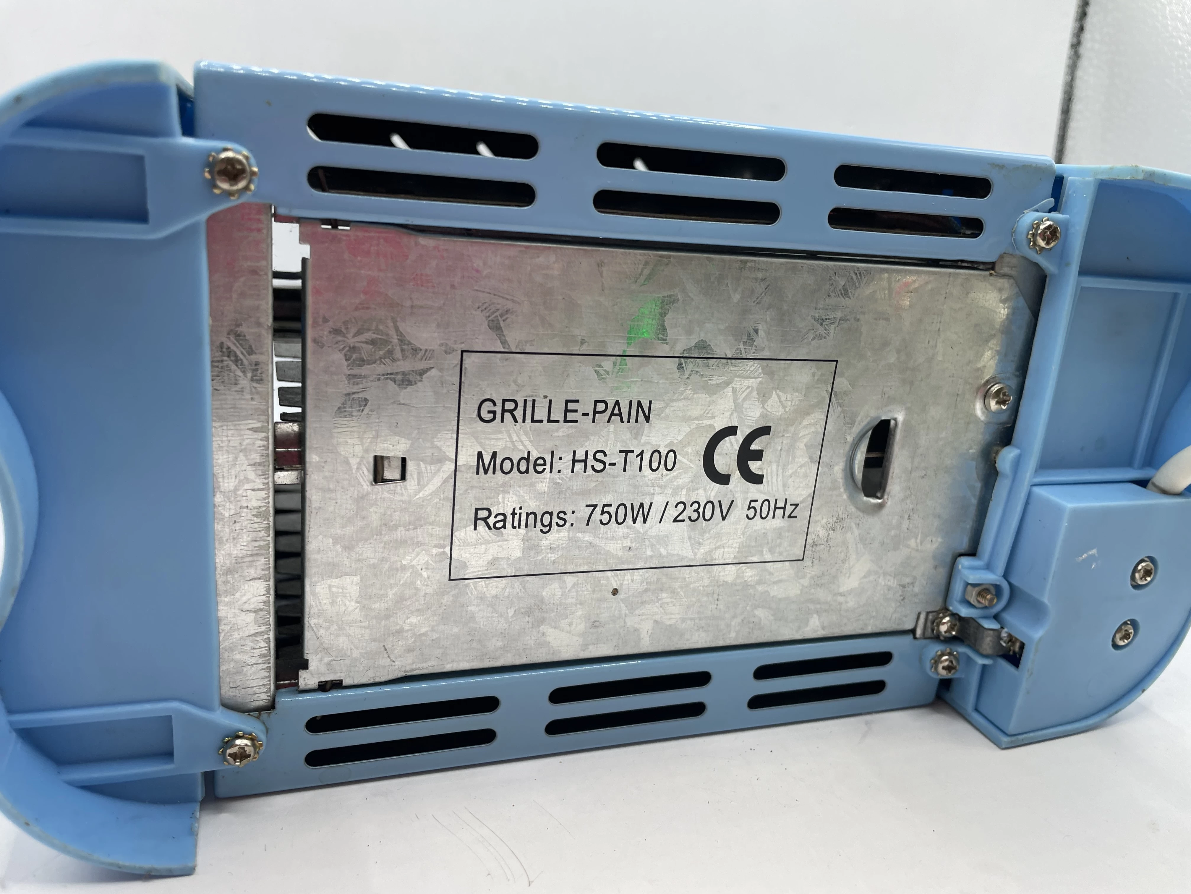 toster-niebieski-750w-stan-11323-2