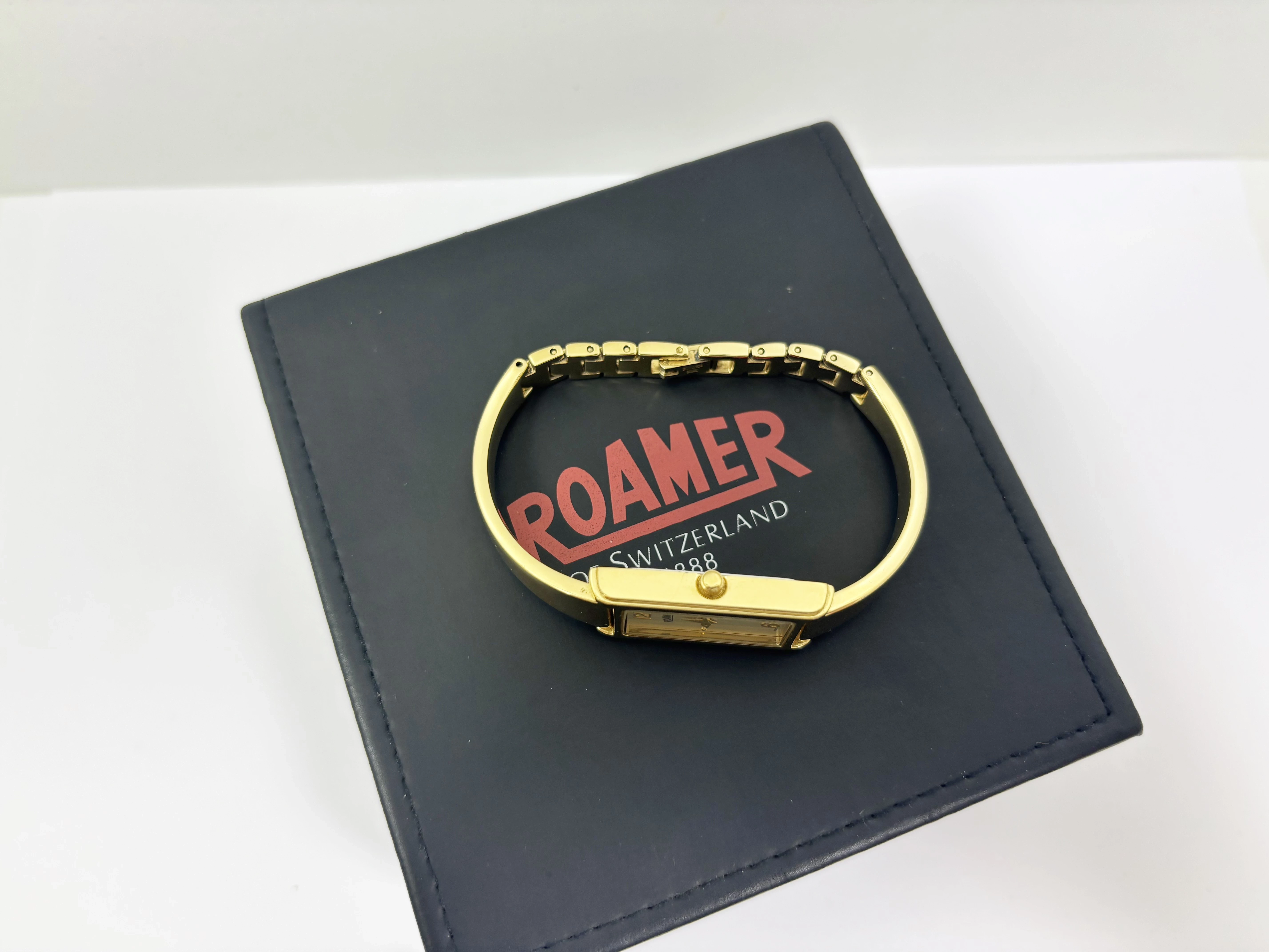 zegarek-damski-roamer-919953-ksztalt-koperty-129223-4